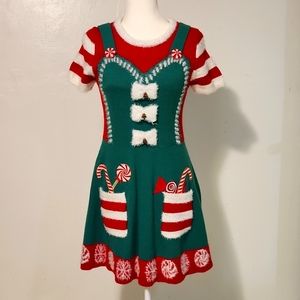 Beautiful Ugly Sweater Christmas short-sleeved dress size Medium. Good condition